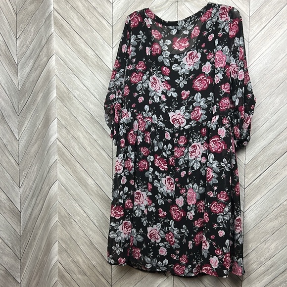 Torrid sheer chiffon black floral shirt dress size 2x - Picture 5 of 8
